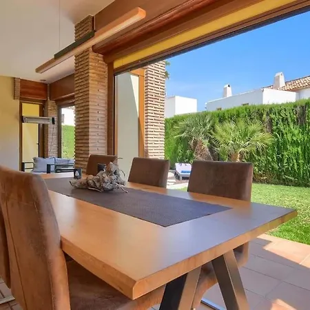 Amira Villa